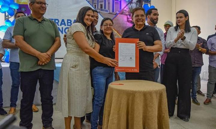 Governador em exercício participa de assinaturas de contratos do Empreender PB em Cuité