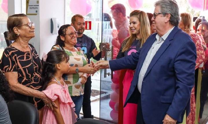 João Azevêdo participa da abertura da Campanha Outubro Rosa