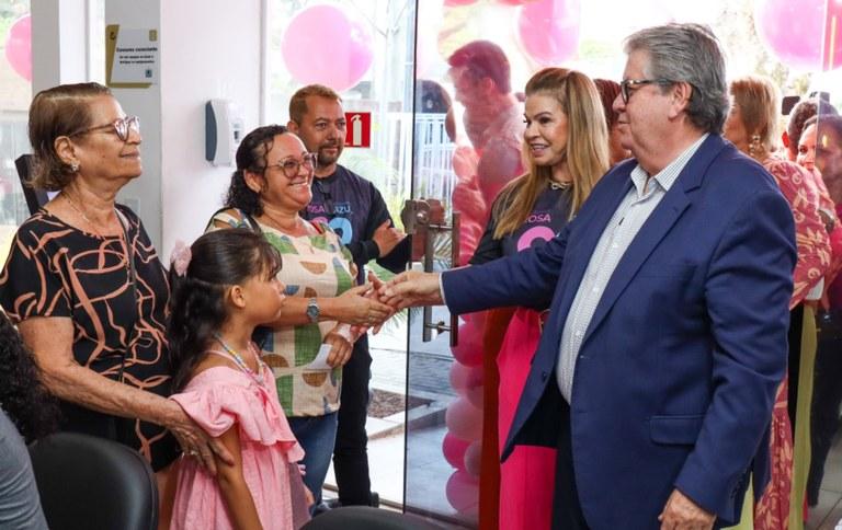 João Azevêdo participa da abertura da Campanha Outubro Rosa